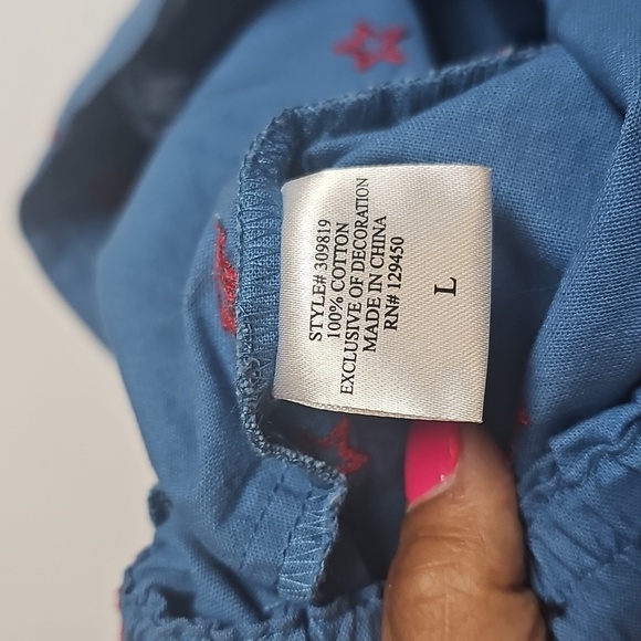 NWT Feeling Festive Ladies Stars Shorts SZ L Red And Blue - Picture 8 of 9